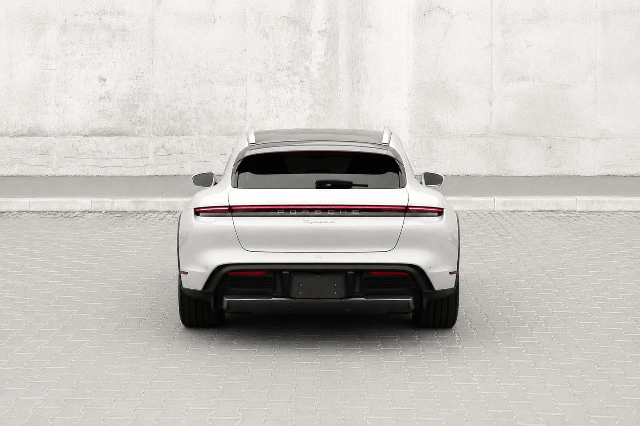 2022 Porsche Taycan Cross Turismo 4  SiriusXM Gps ParkingSensors Rever Photo4