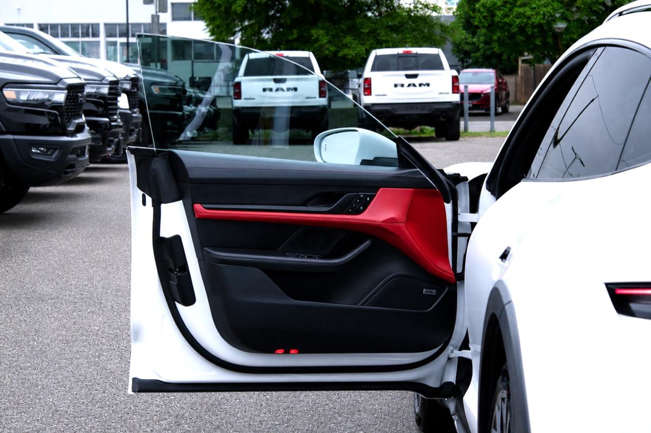 2022 Porsche Taycan Cross Turismo 4  SiriusXM Gps ParkingSensors Rever Photo