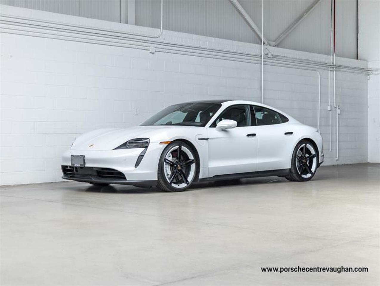 2022 Porsche Taycan  Photo0