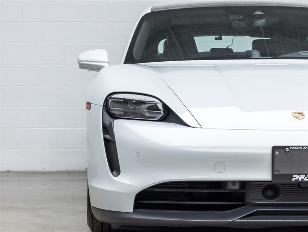 2022 Porsche Taycan  Photo