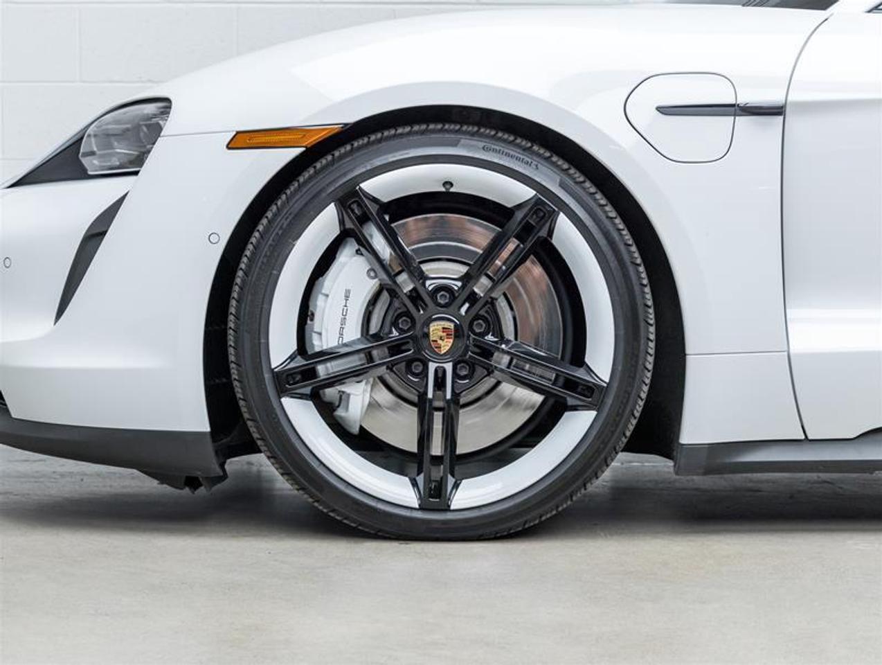 2022 Porsche Taycan  Photo