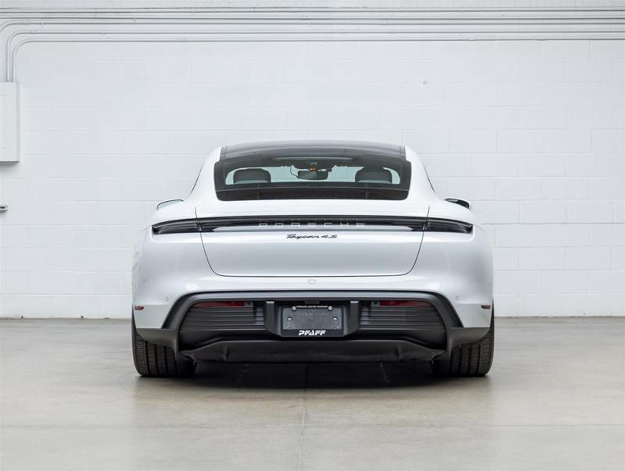 2022 Porsche Taycan  Photo