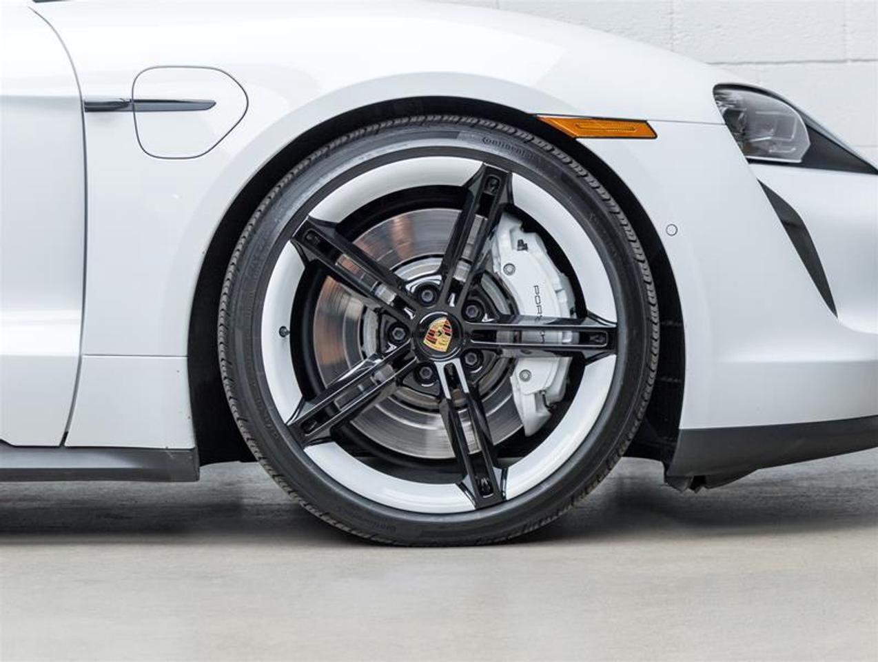 2022 Porsche Taycan  Photo