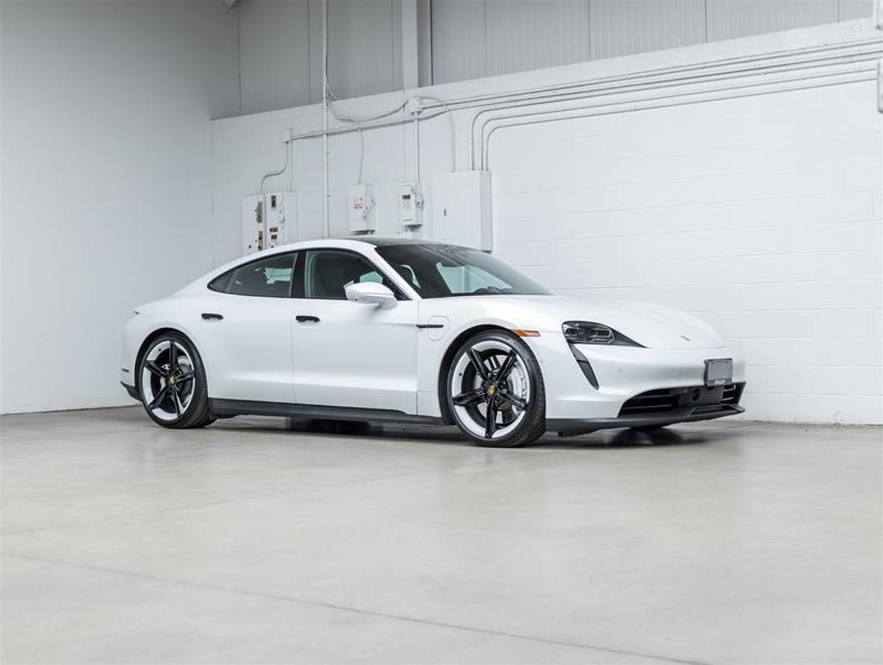 2022 Porsche Taycan  Photo