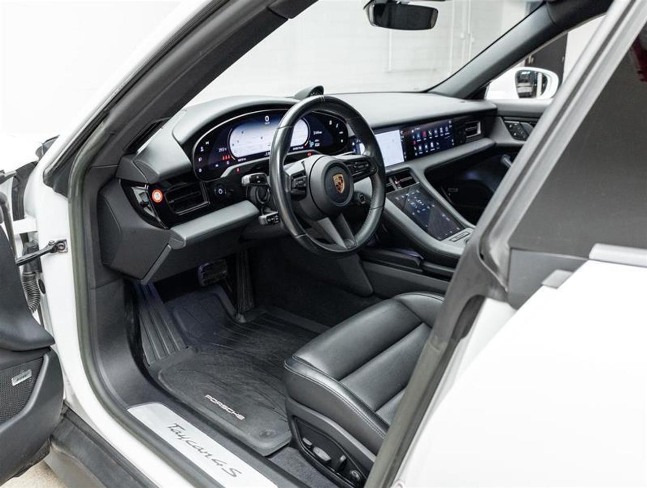 2022 Porsche Taycan  Photo
