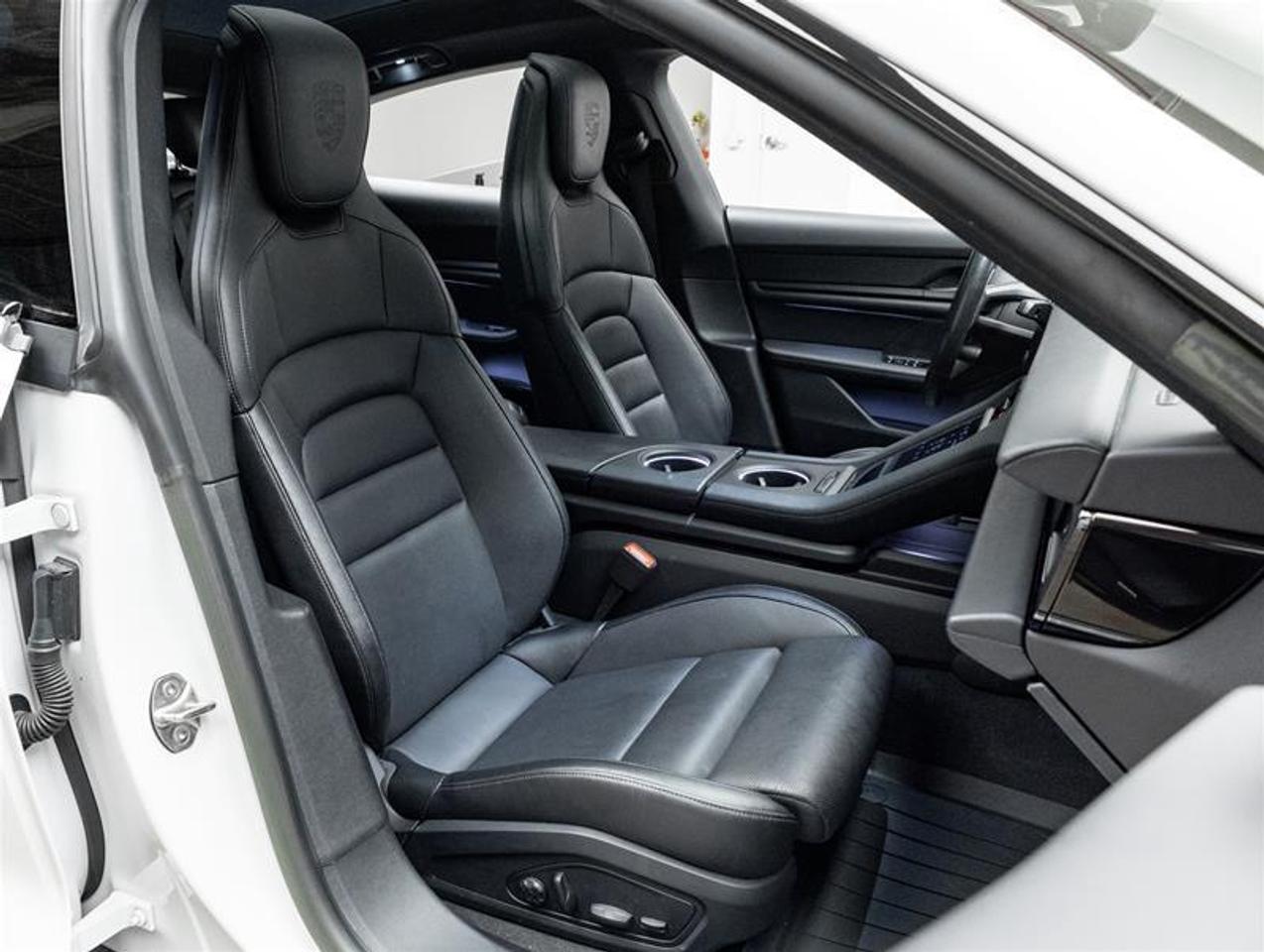 2022 Porsche Taycan  Photo