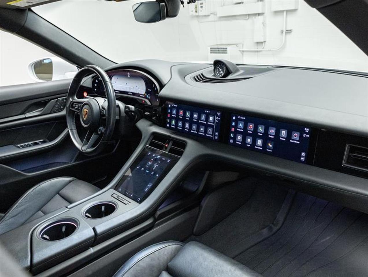 2022 Porsche Taycan  Photo