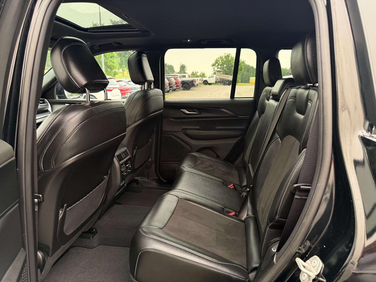 2023 Jeep Grand Cherokee Altitude Photo
