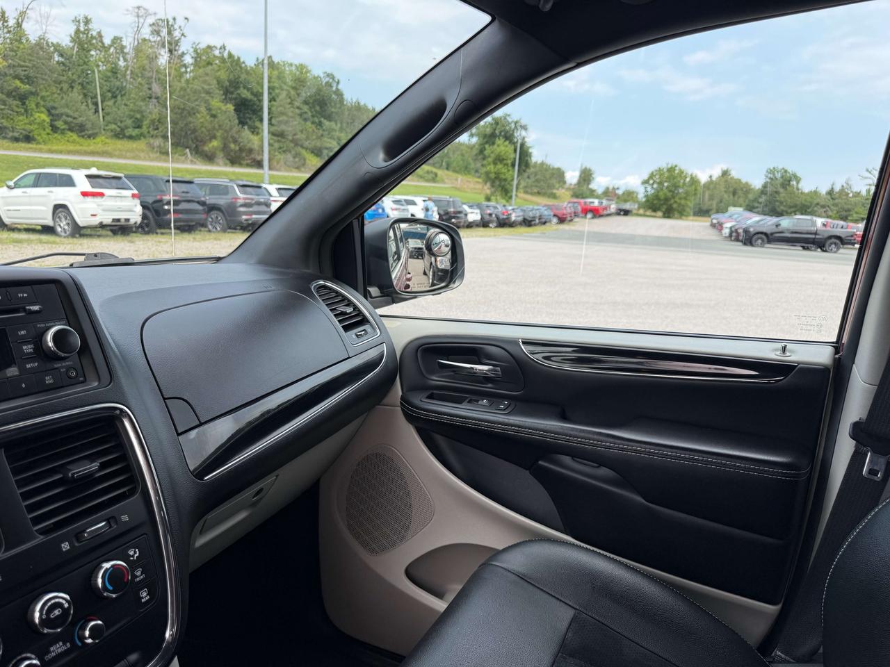 2016 Dodge Grand Caravan SXT Premium Plus - cruise control Photo
