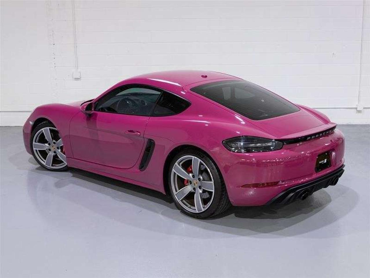 2025 Porsche 718 Cayman GTS 4.0 Coupe Photo3