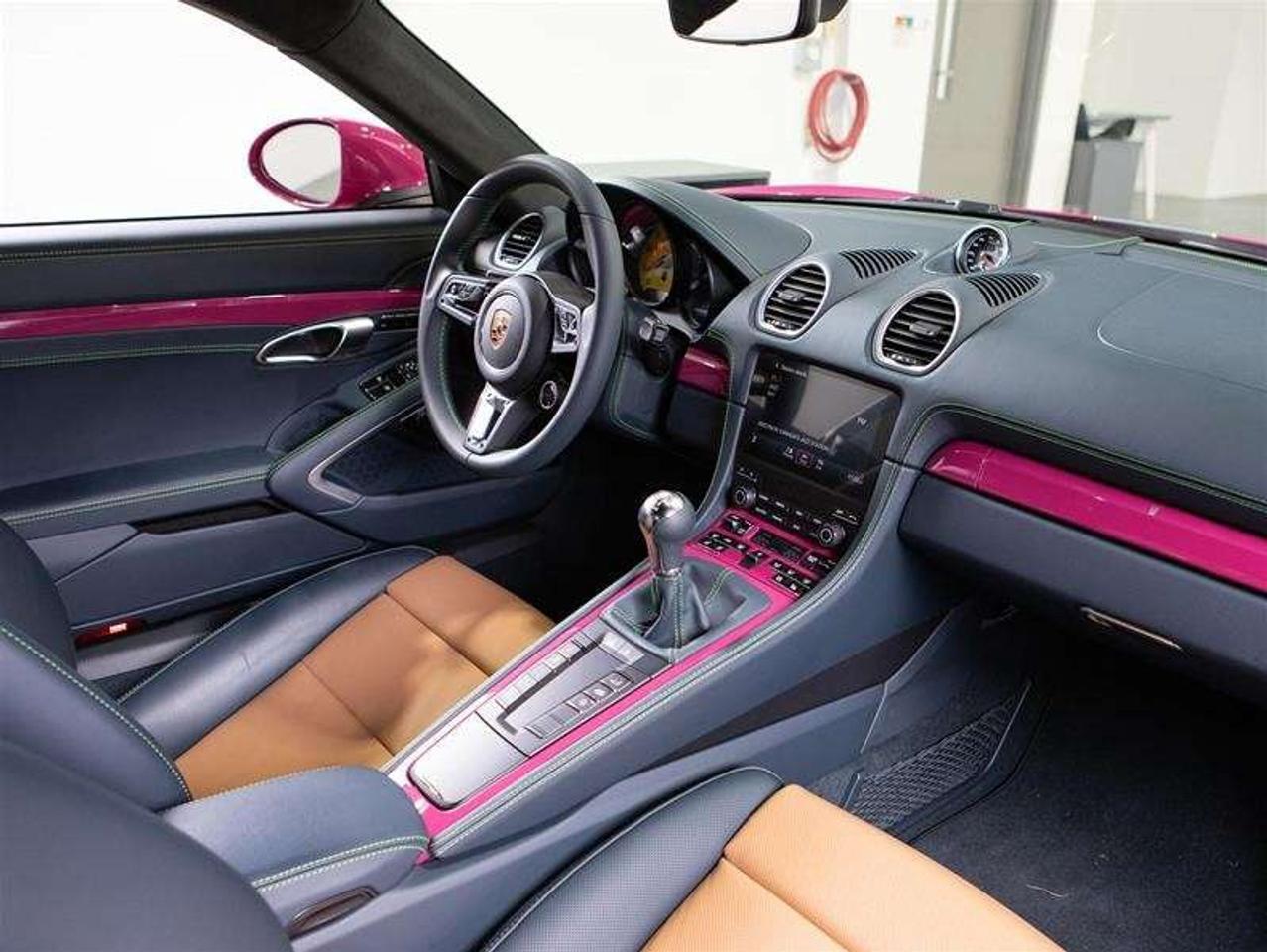 2025 Porsche 718 Cayman GTS 4.0 Coupe Photo