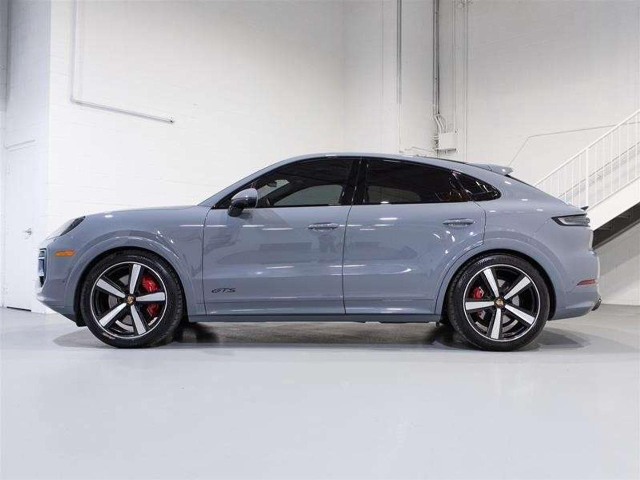 2025 Porsche Cayenne GTS Coupe AWD Photo