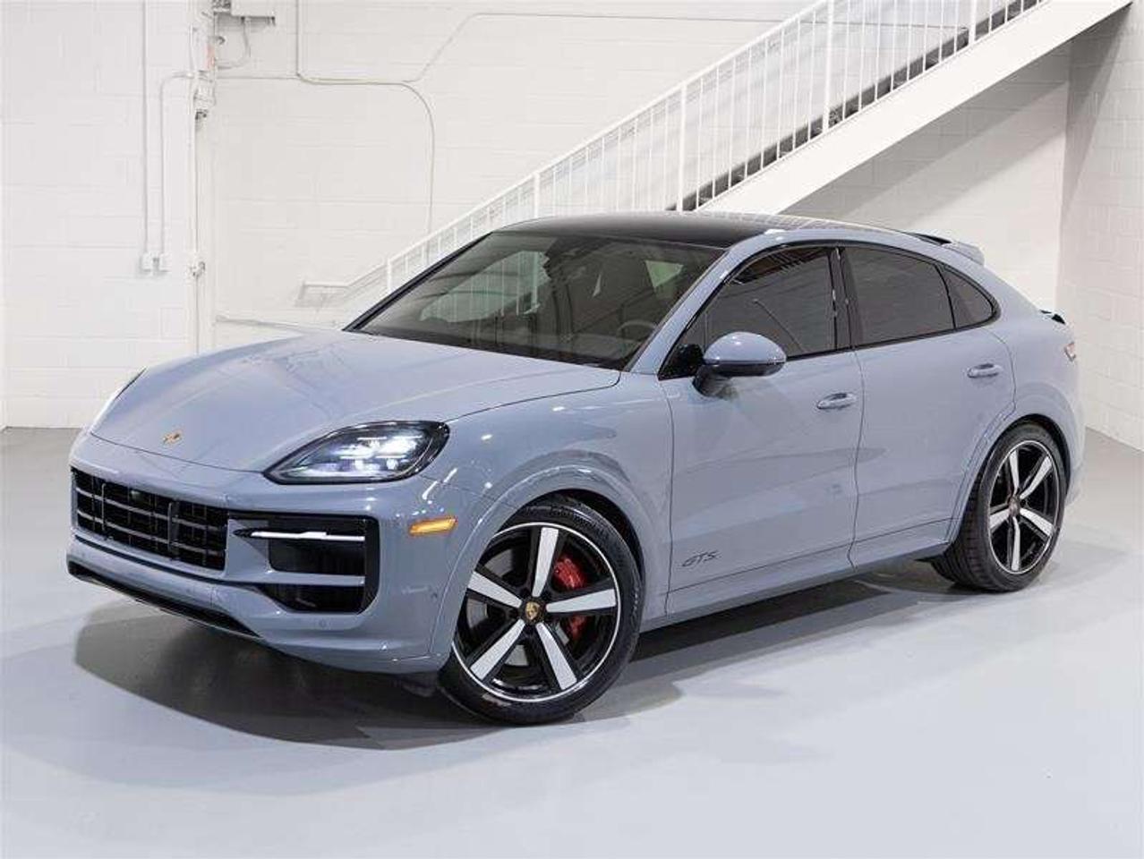 2025 Porsche Cayenne GTS Coupe AWD Photo5