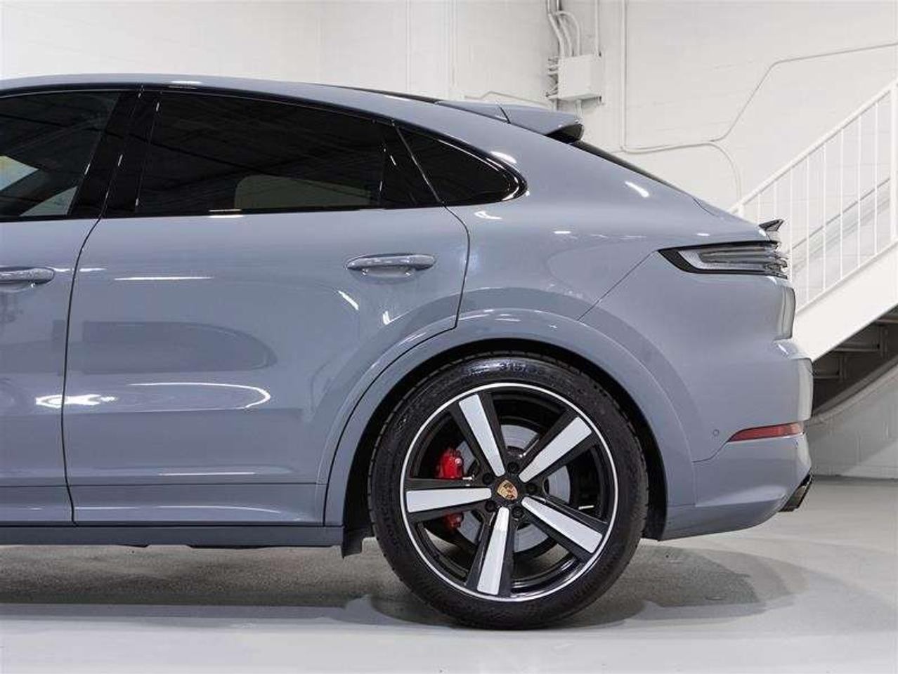 2025 Porsche Cayenne GTS Coupe AWD Photo