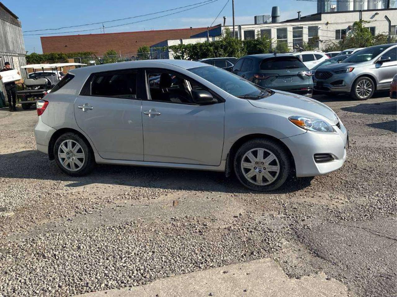 2014 Toyota Matrix AUTO !!! YES ONLY 71428 KMS !!!! ONE OWNER !! MINT Photo