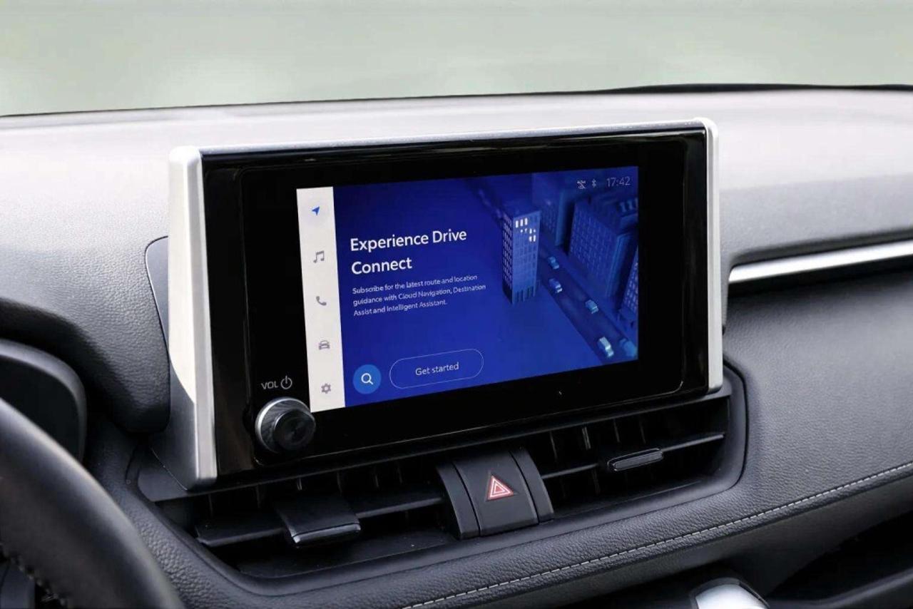 2025 Toyota RAV4 Hybrid XLE SUV AWD Photo