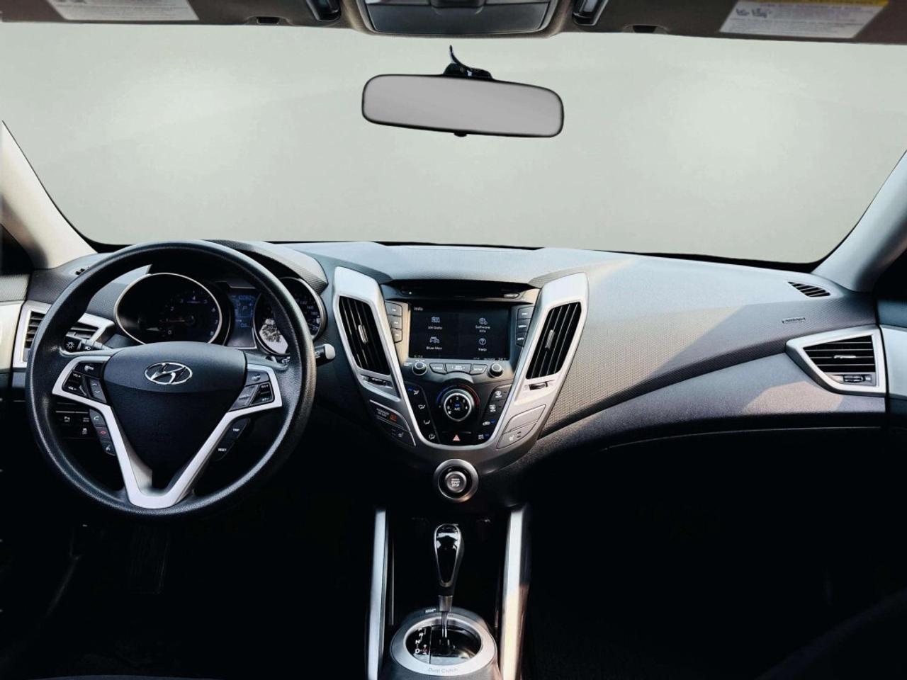 2016 Hyundai Veloster Coupe Auto SE Photo