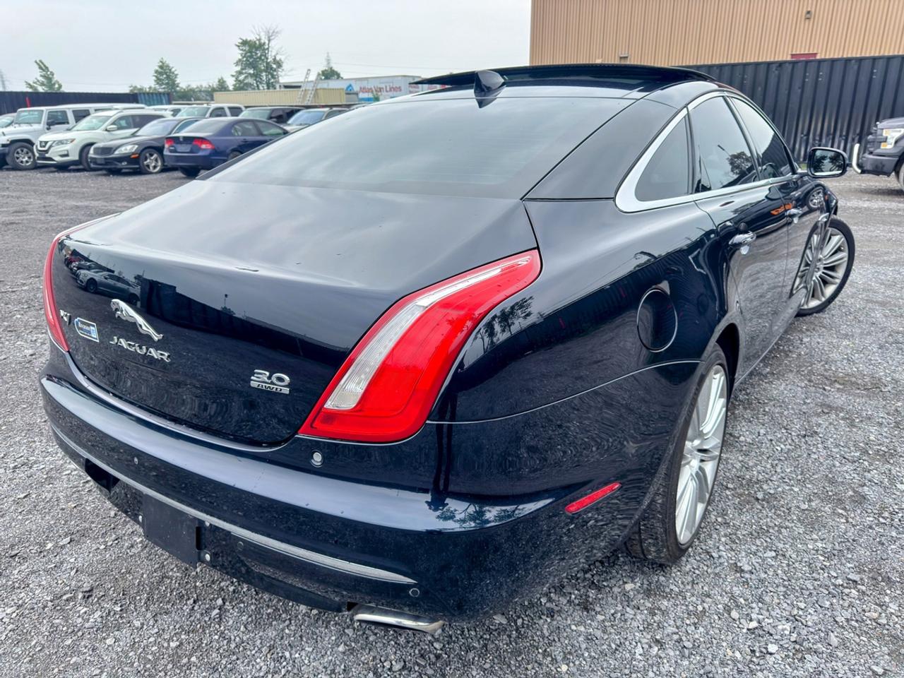 2016 Jaguar XJ Portfolio Photo