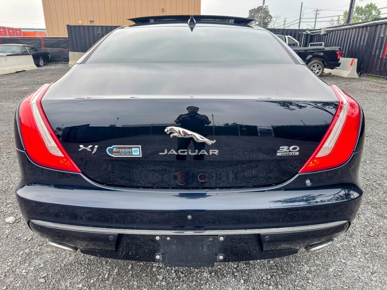 2016 Jaguar XJ Portfolio Photo