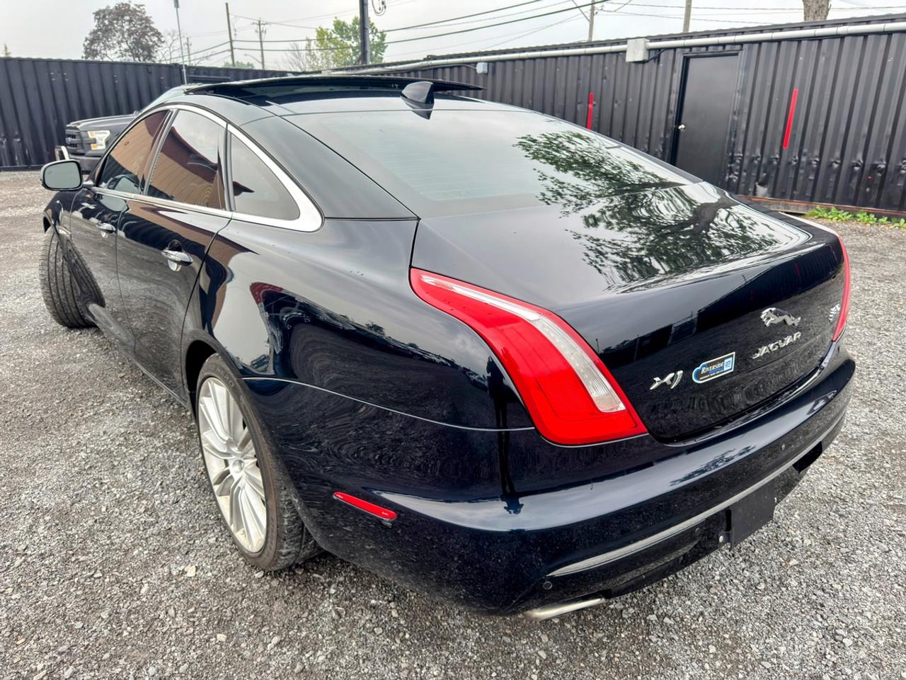 2016 Jaguar XJ Portfolio Photo