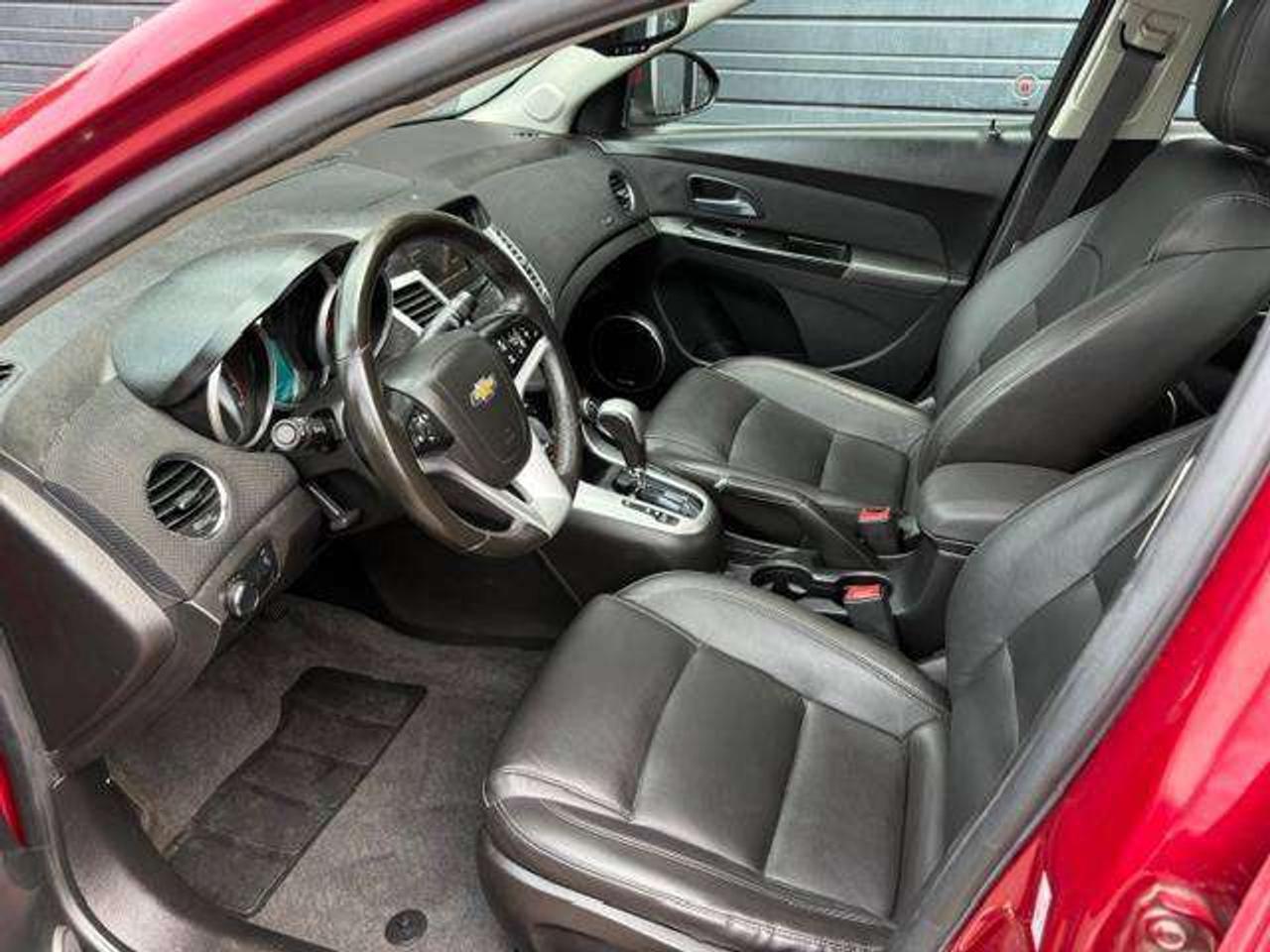 2014 Chevrolet Cruze 2LT, SUNROOF, LEATHER, HEATED SEATS, LOW KMS!! Photo