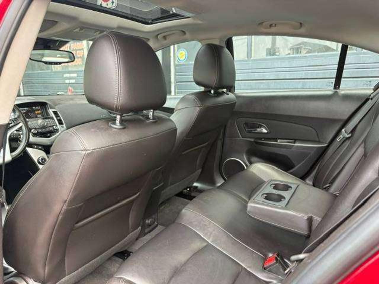 2014 Chevrolet Cruze 2LT, SUNROOF, LEATHER, HEATED SEATS, LOW KMS!! Photo4