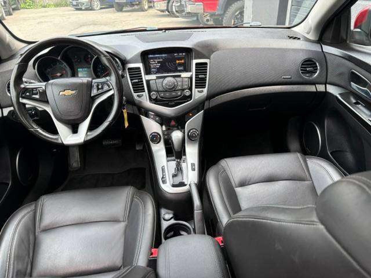 2014 Chevrolet Cruze 2LT, SUNROOF, LEATHER, HEATED SEATS, LOW KMS!! Photo