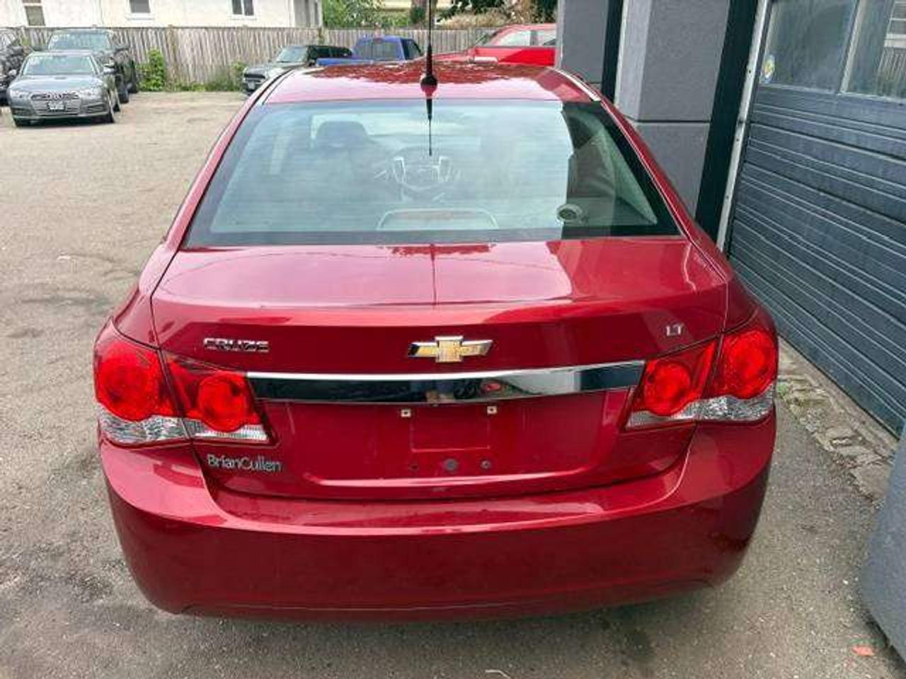 2014 Chevrolet Cruze 2LT, SUNROOF, LEATHER, HEATED SEATS, LOW KMS!! Photo