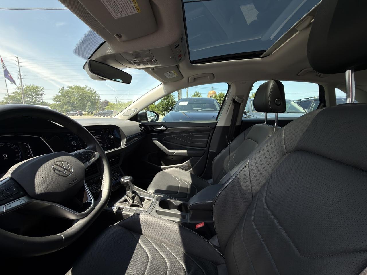 2022 Volkswagen Jetta Highline   Amb Lighting   Mem Lthr Seats   Sunroof Photo