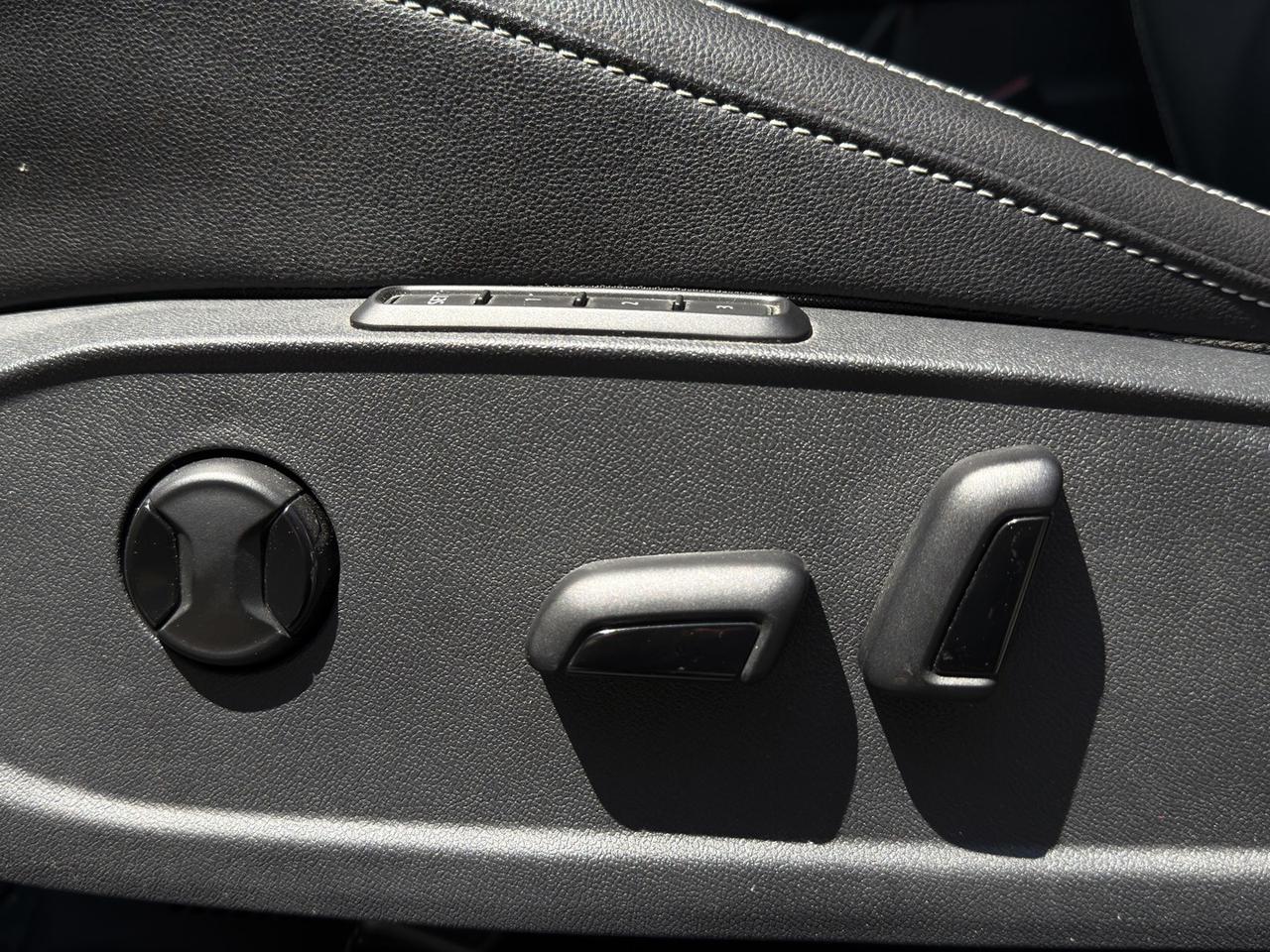 2022 Volkswagen Jetta Highline   Amb Lighting   Mem Lthr Seats   Sunroof Photo