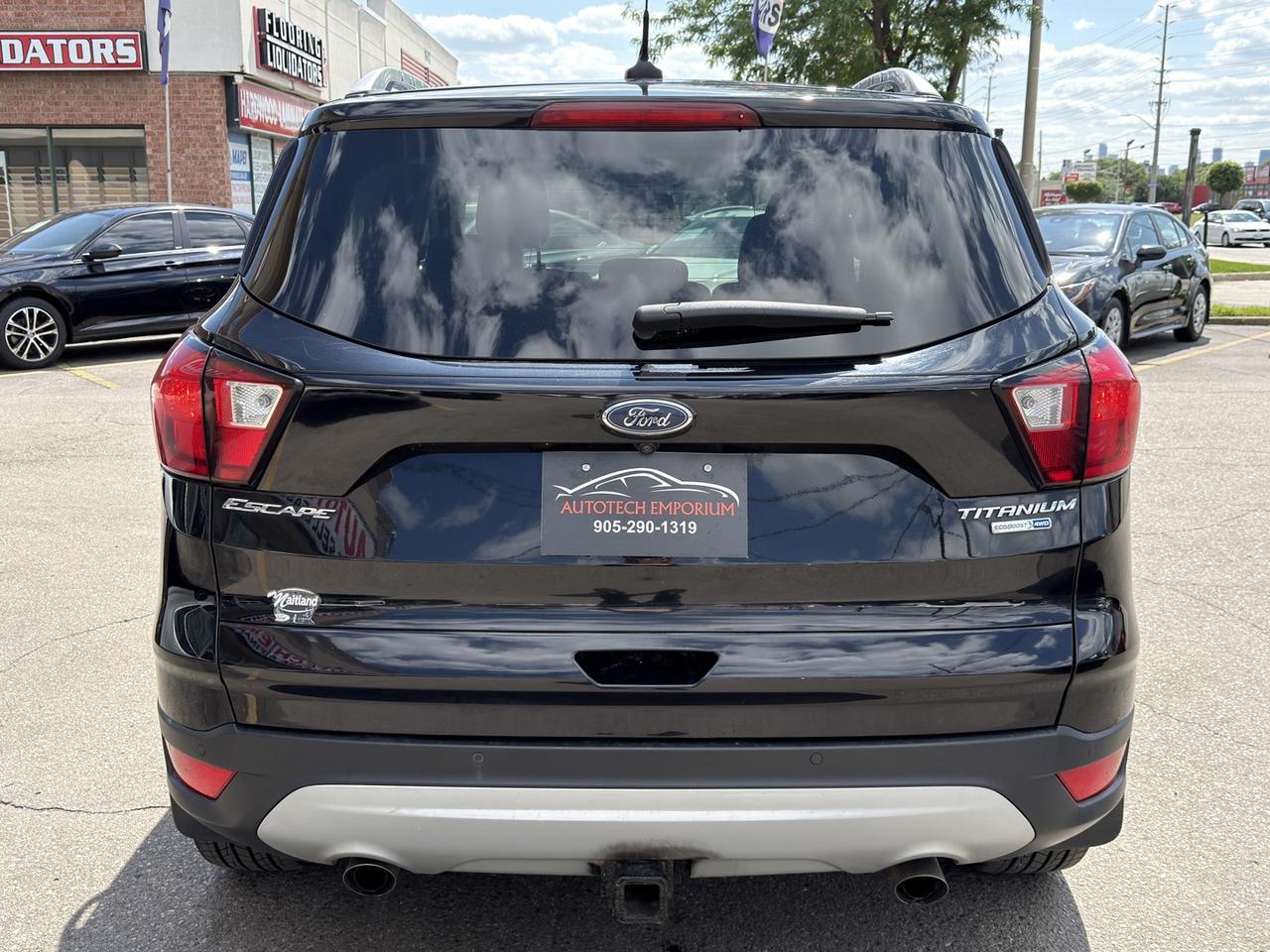 2019 Ford Escape TITANIUM 4WD   Navi   Park Assist   Leather Photo