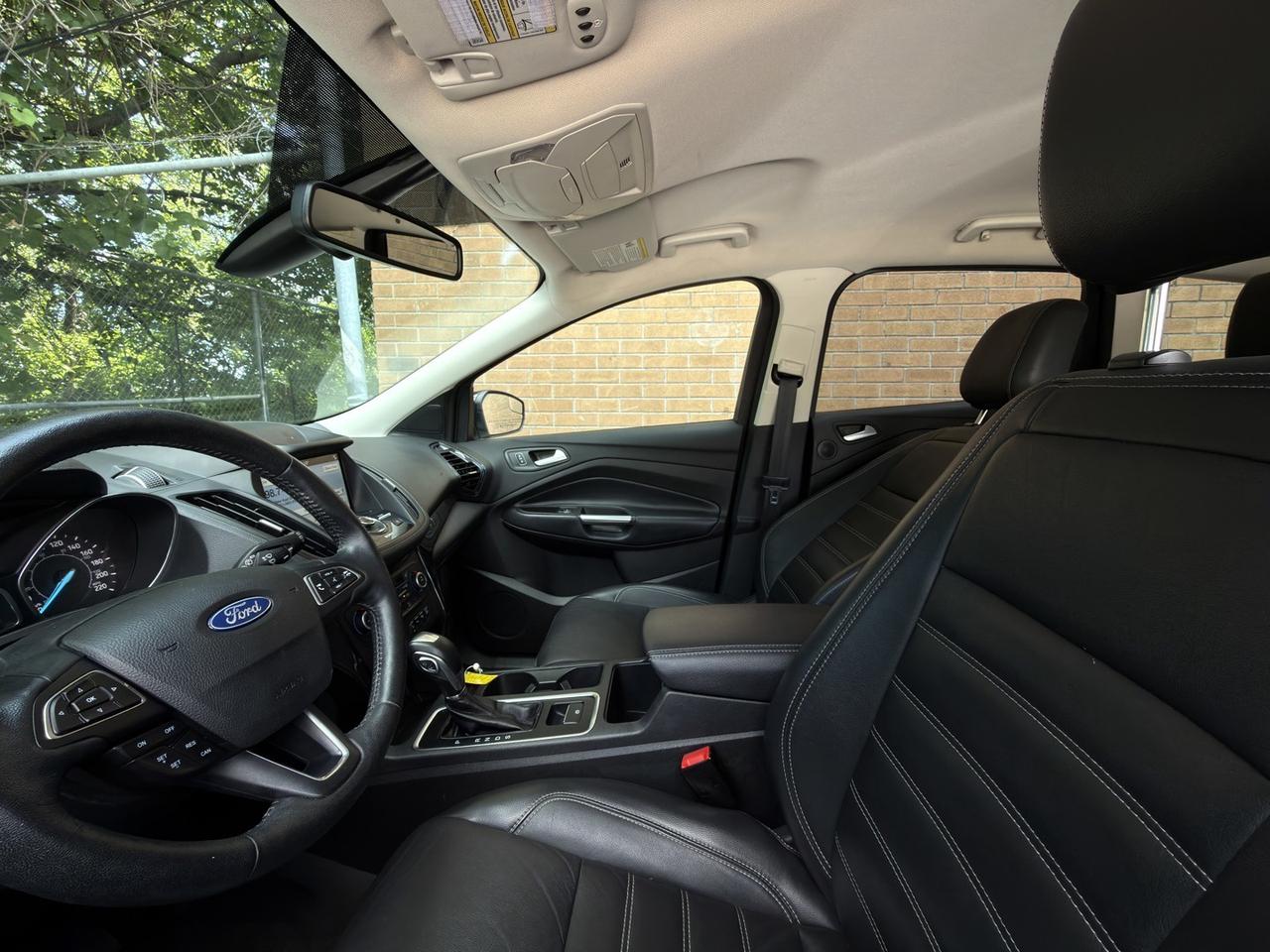 2019 Ford Escape TITANIUM 4WD   Navi   Park Assist   Leather Photo