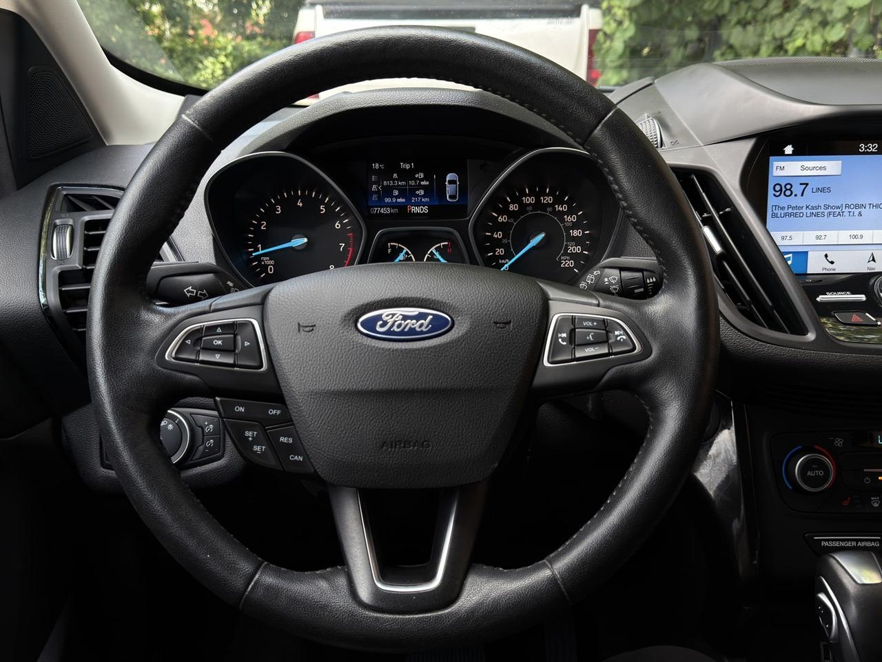 2019 Ford Escape TITANIUM 4WD   Navi   Park Assist   Leather Photo