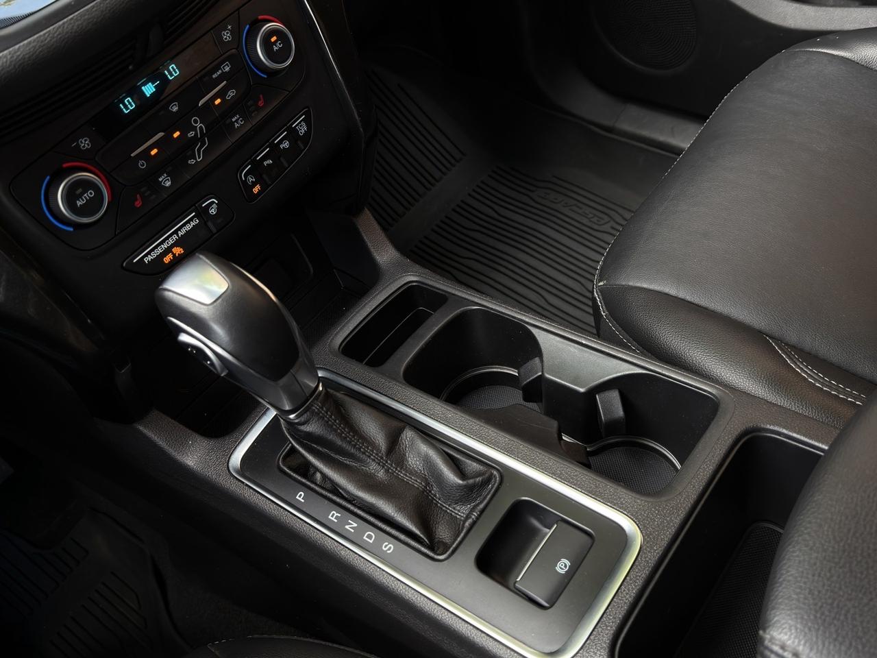 2019 Ford Escape TITANIUM 4WD   Navi   Park Assist   Leather Photo