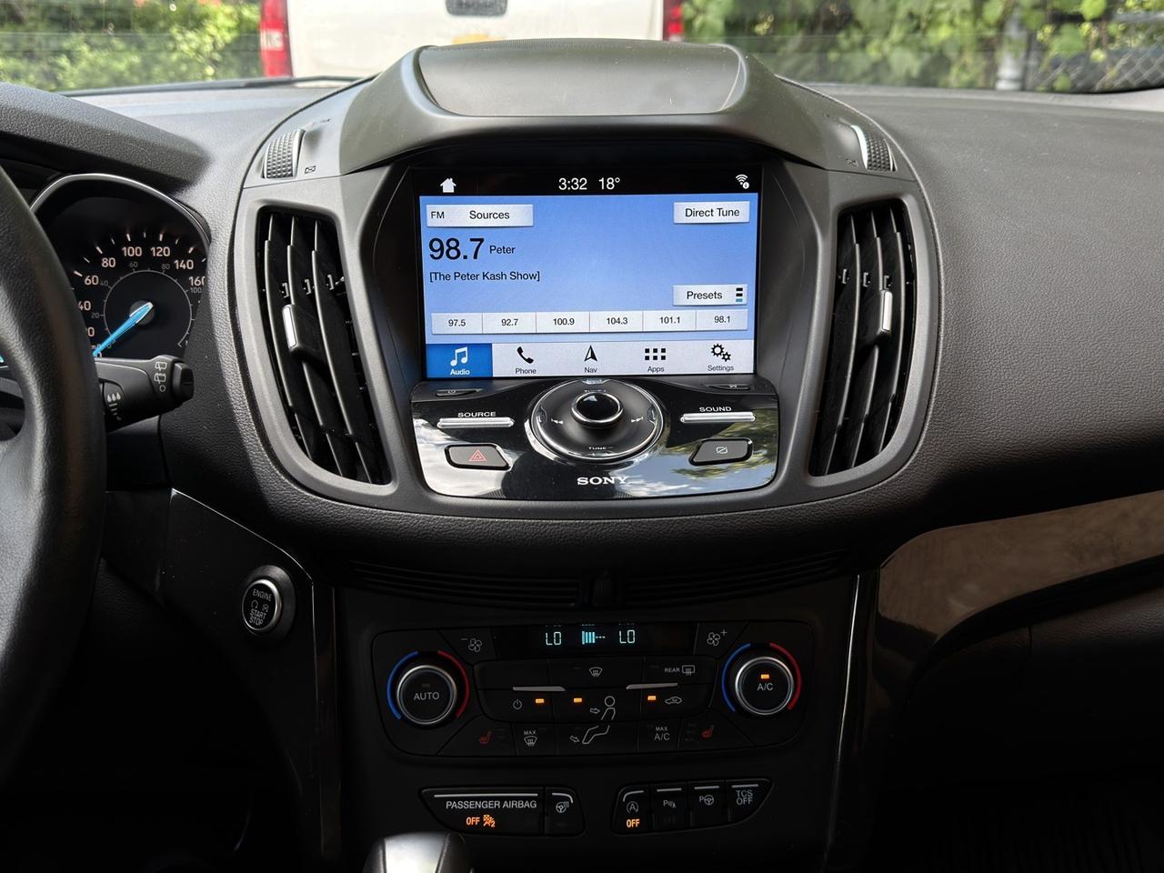 2019 Ford Escape TITANIUM 4WD   Navi   Park Assist   Leather Photo