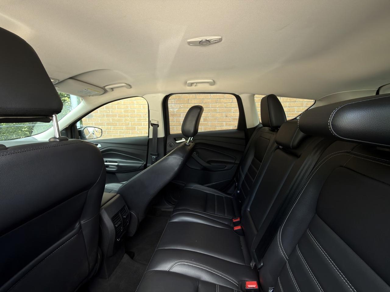2019 Ford Escape TITANIUM 4WD   Navi   Park Assist   Leather Photo
