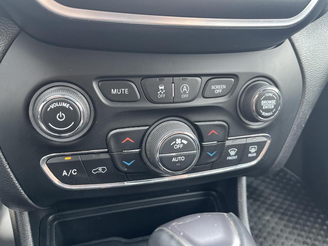 2020 Jeep Cherokee NORTH 4X4 Photo