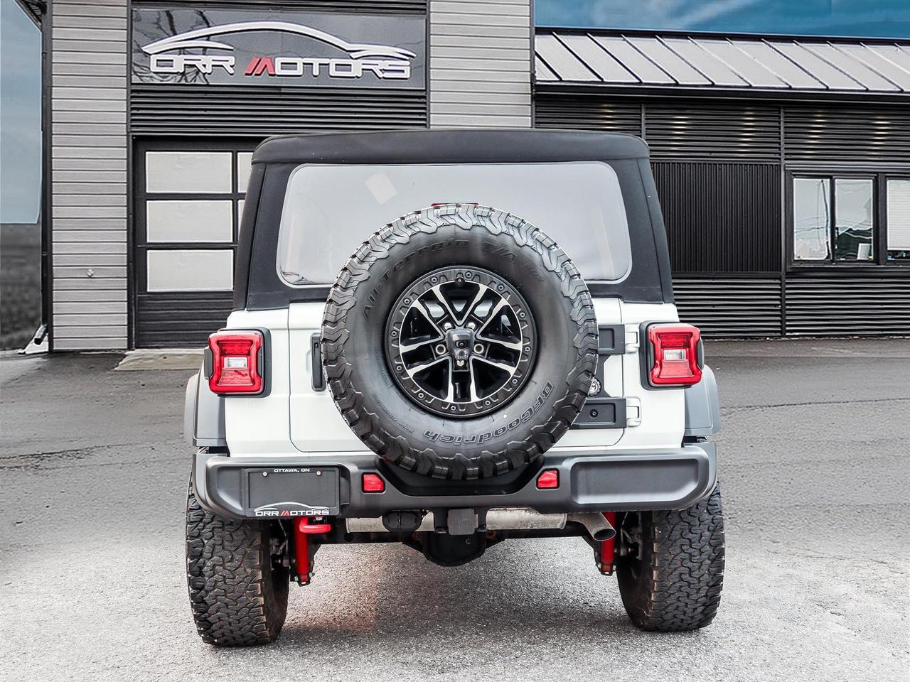 2024 Jeep Wrangler RUBICON Photo3