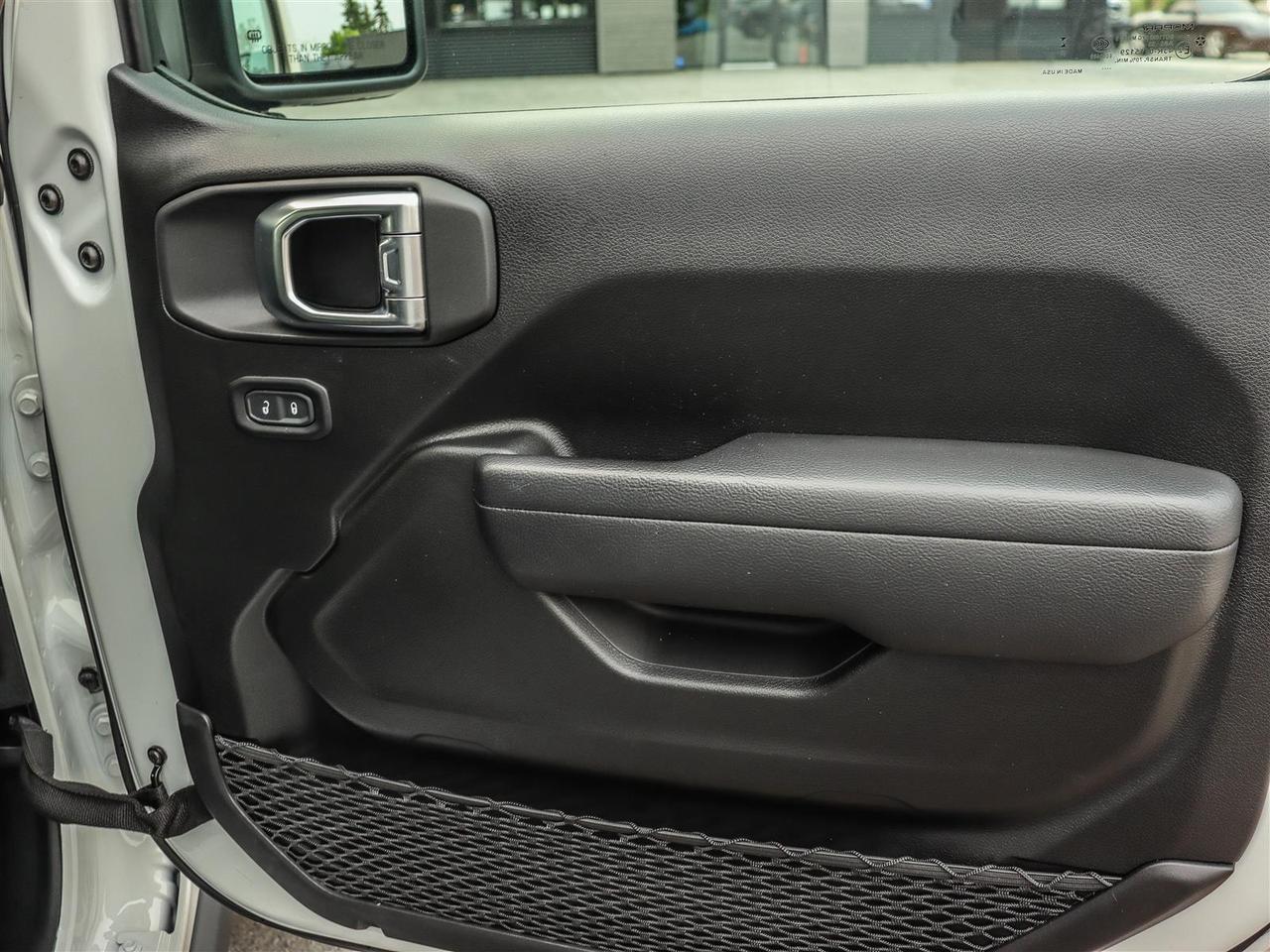 2024 Jeep Wrangler RUBICON Photo