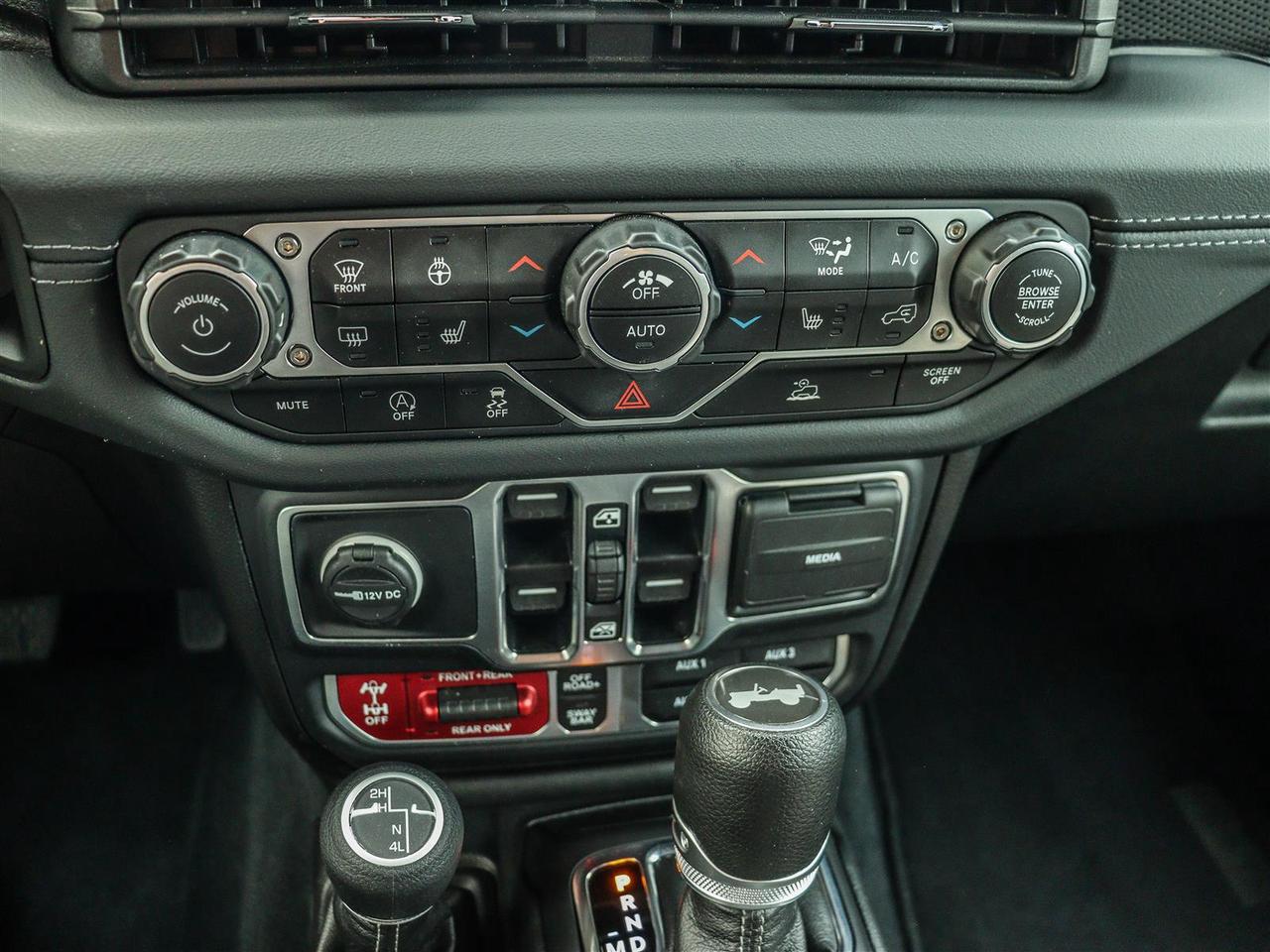 2024 Jeep Wrangler RUBICON Photo
