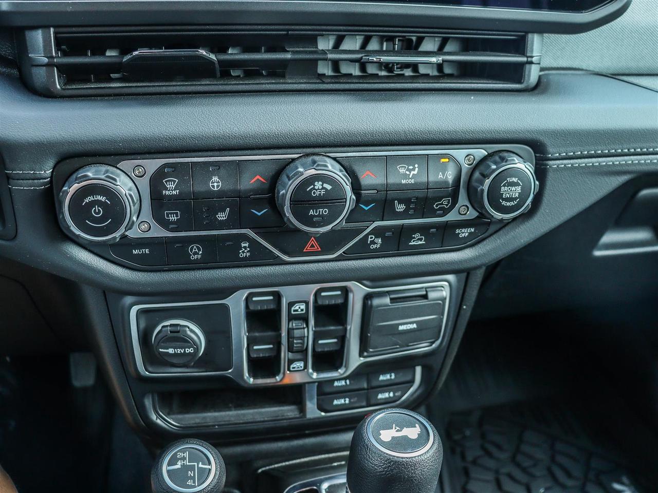 2024 Jeep Wrangler Sahara Photo