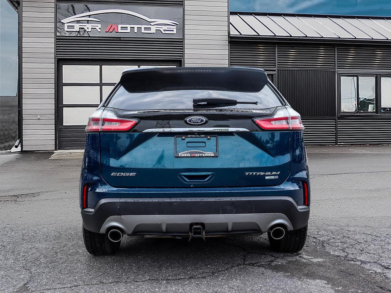 2020 Ford Edge Titanium Photo