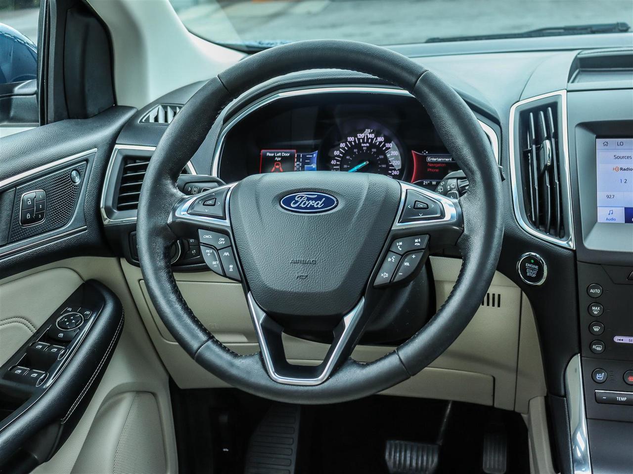 2020 Ford Edge Titanium Photo