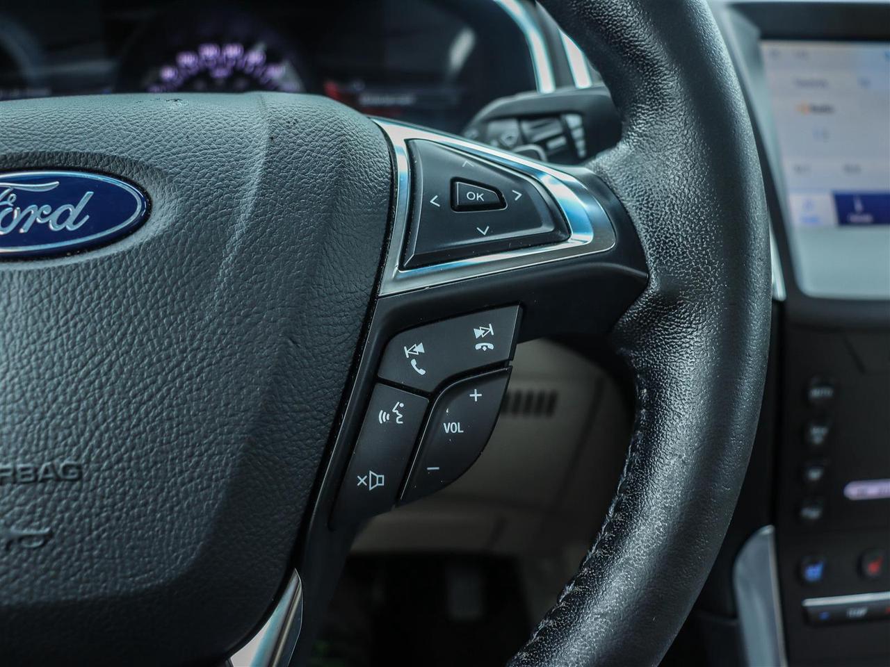 2020 Ford Edge Titanium Photo