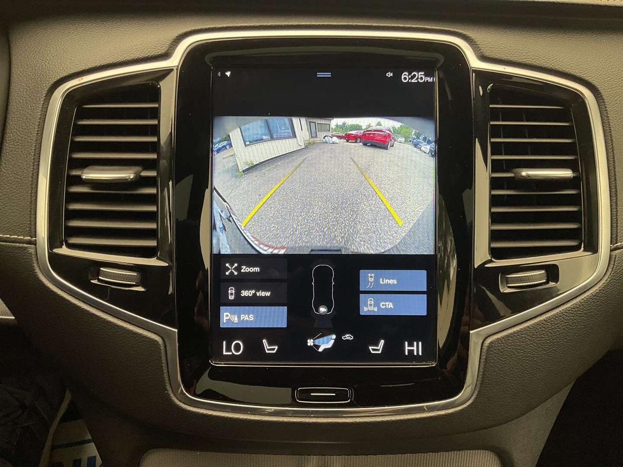 2020 Volvo XC90 T6 R-Design AWD - LTHR! NAV! 360 CAM! BSM! HUD! 7 PASS! Photo