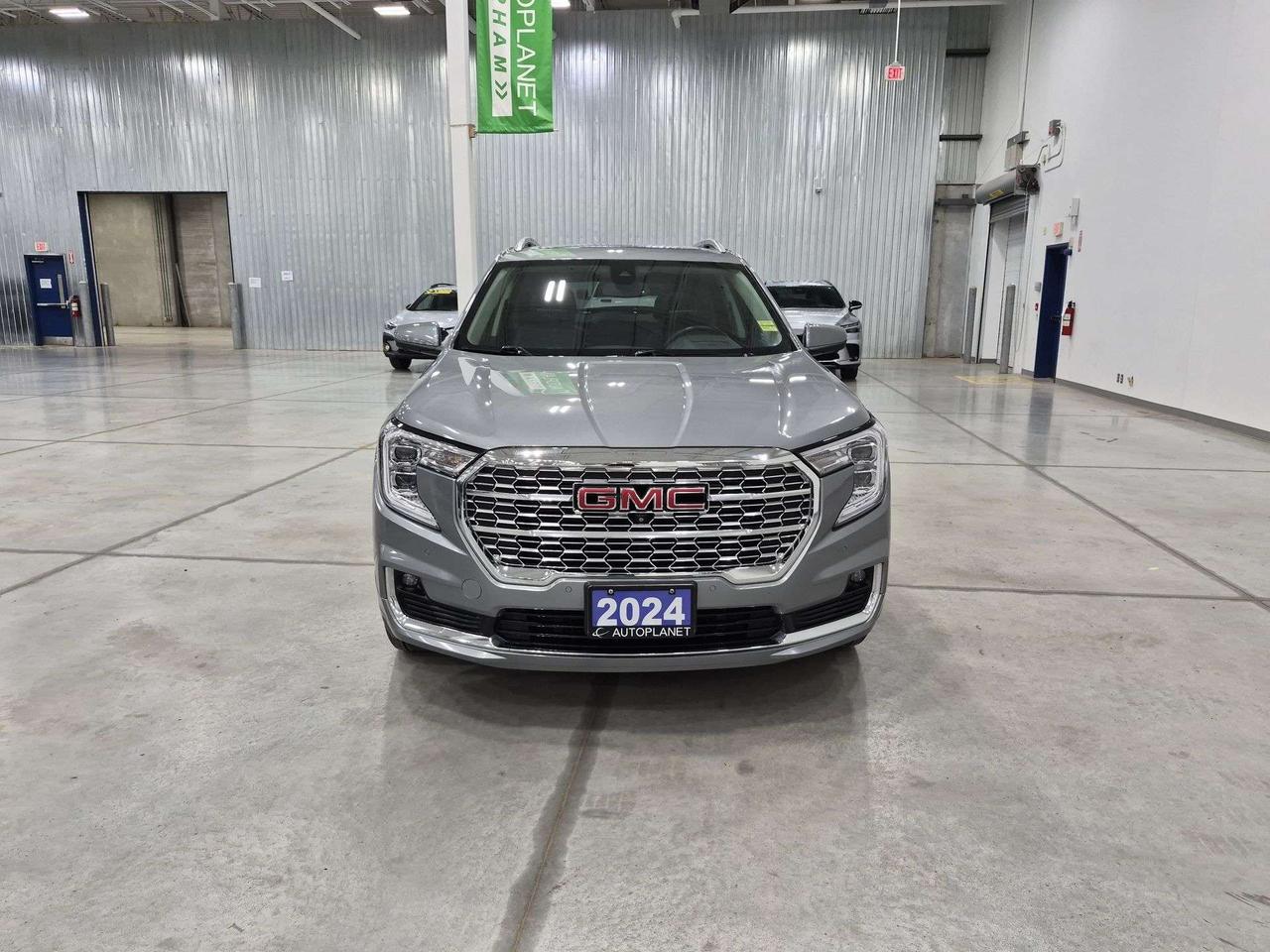 2024 GMC Terrain Denali 4x4, Heads Up Display, Pano Roof, 360 Cam! Photo2