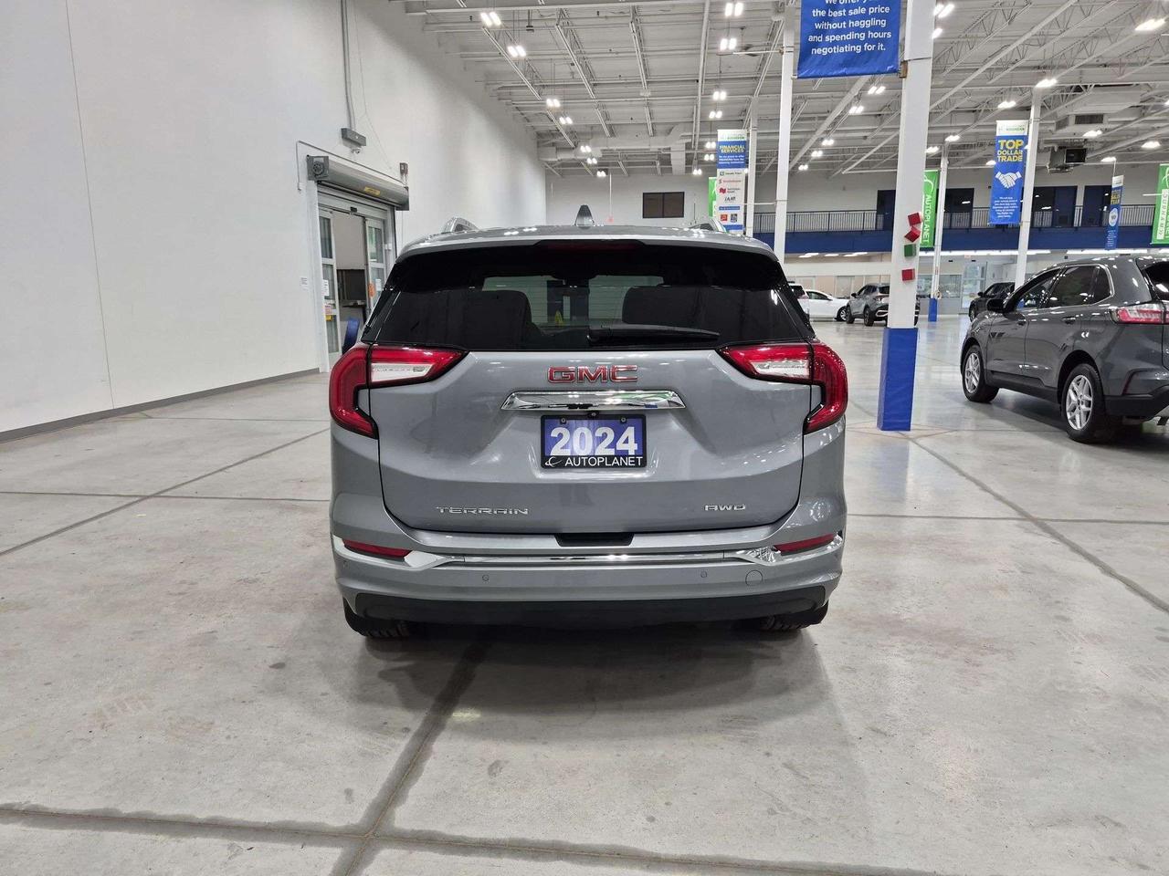 2024 GMC Terrain Denali 4x4, Heads Up Display, Pano Roof, 360 Cam! Photo