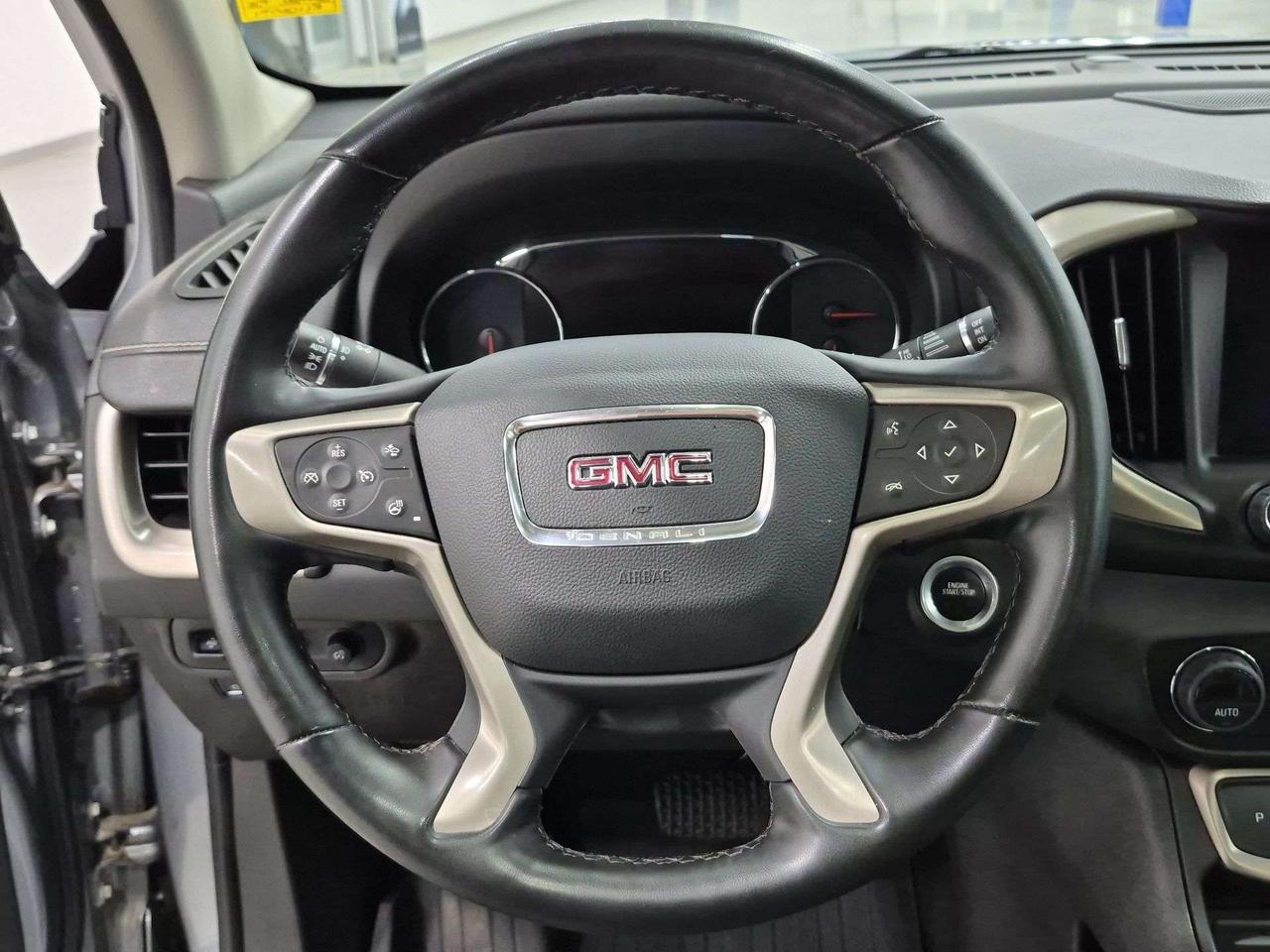 2024 GMC Terrain Denali 4x4, Heads Up Display, Pano Roof, 360 Cam! Photo