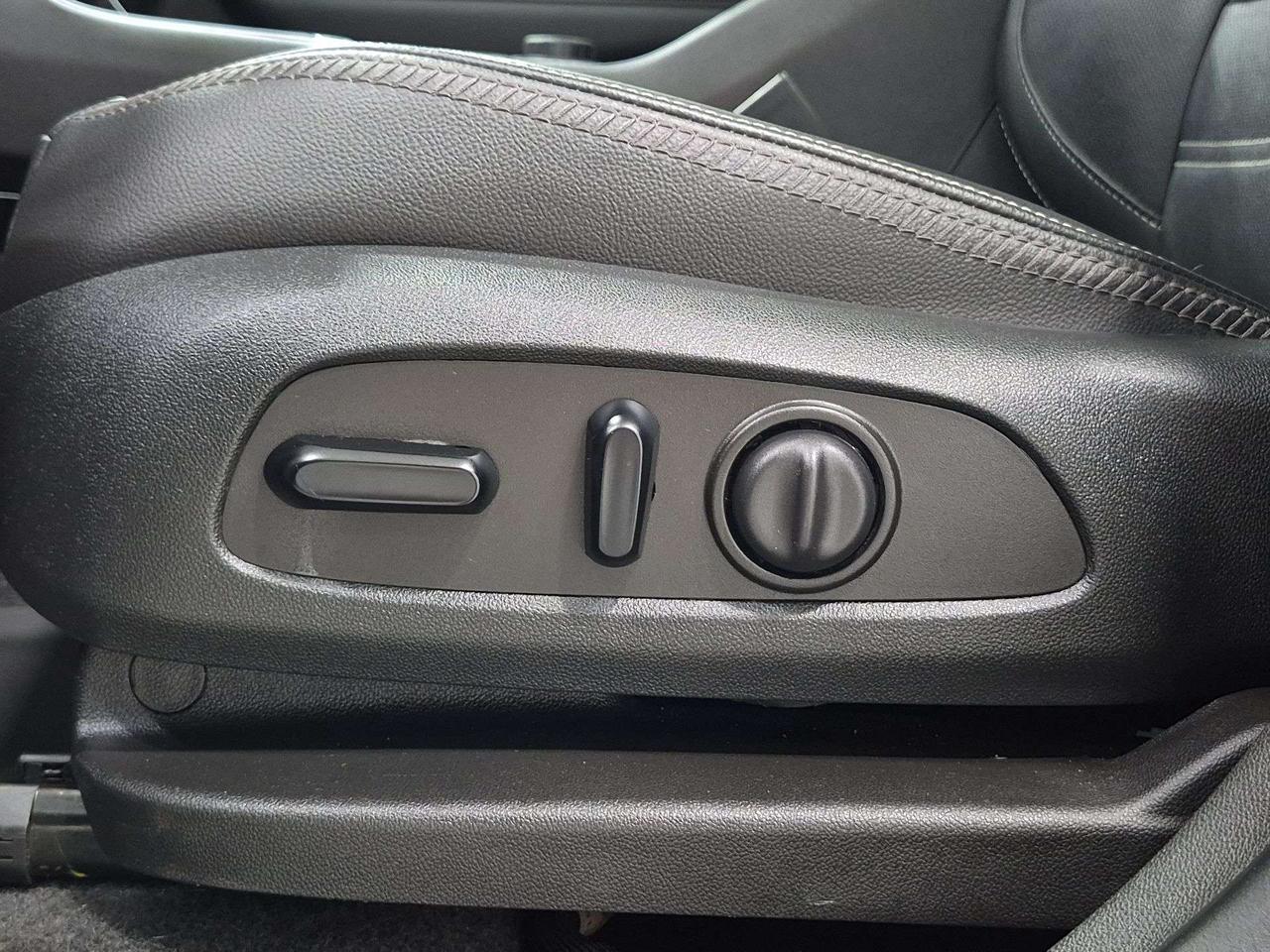 2024 GMC Terrain Denali 4x4, Heads Up Display, Pano Roof, 360 Cam! Photo