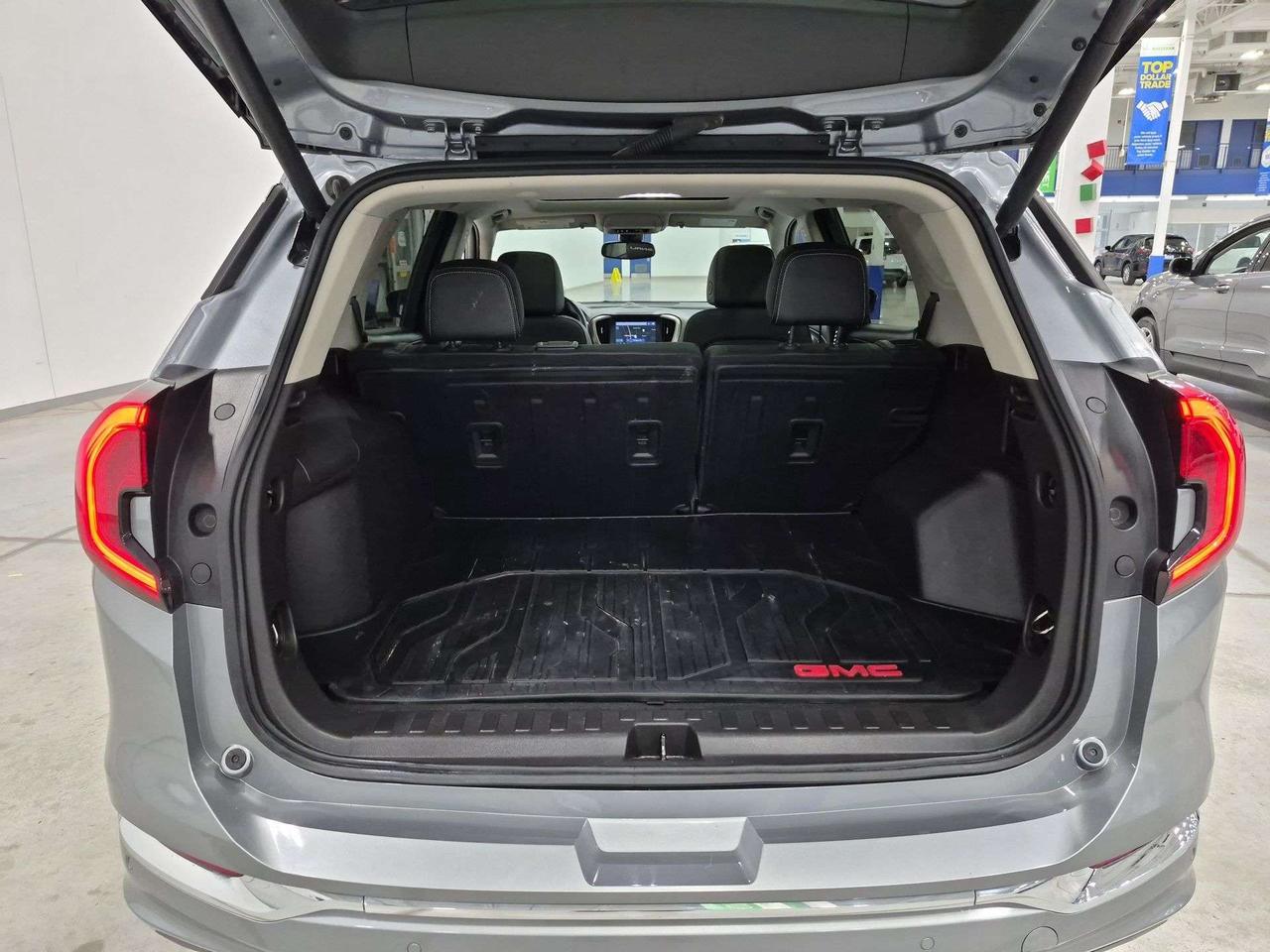 2024 GMC Terrain Denali 4x4, Heads Up Display, Pano Roof, 360 Cam! Photo